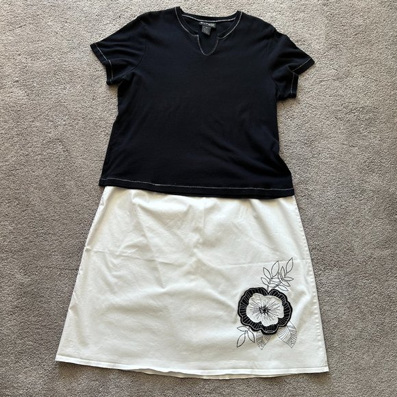 Style & Co. 20W White Skirt with Decorative Flower - Picture 6 of 7